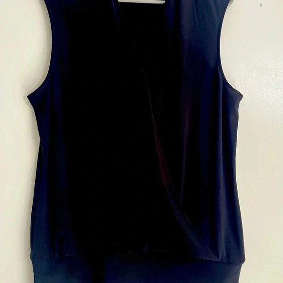 Chaus New York Sleeveless Black Size large Top with draped front - Picture 3 of 7